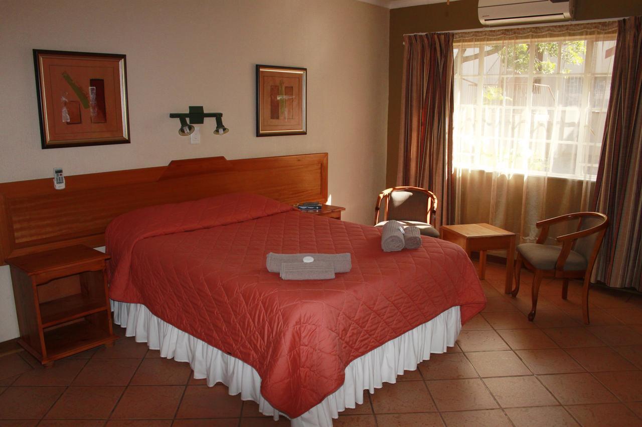 Jacaranda Lodge Polokwane Eksteriør billede